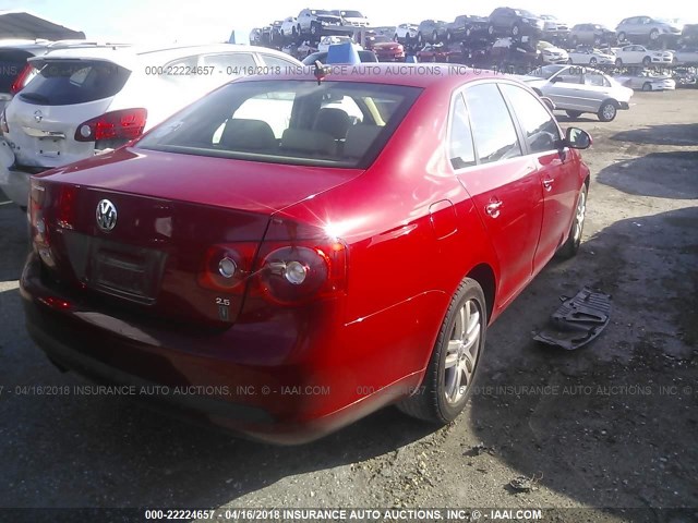 3VWRF71K07M171155 - 2007 VOLKSWAGEN JETTA 2.5 OPTION PACKAGE 1 RED photo 4