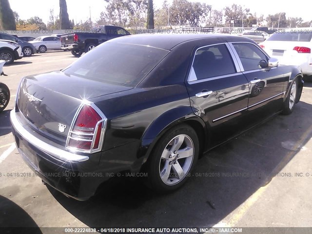 2C3JA63H85H615733 - 2005 CHRYSLER 300C შავი ფოტო 4