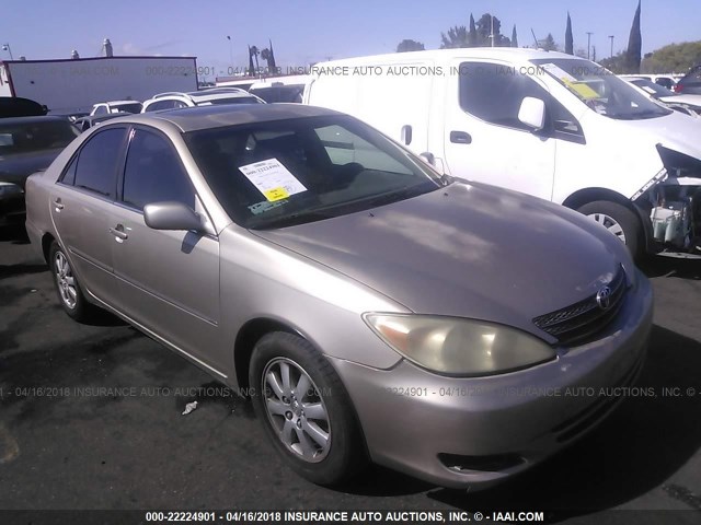 JTDBF30K320015167 - 2002 TOYOTA CAMRY LE/XLE/SE ოქროსფერი ფოტო 1