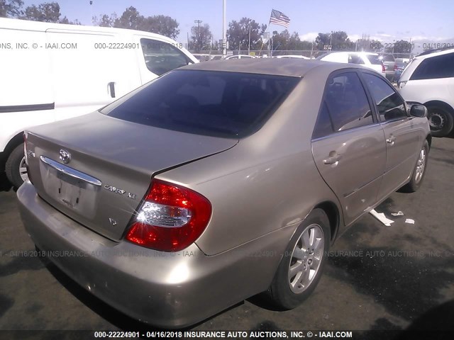 JTDBF30K320015167 - 2002 TOYOTA CAMRY LE/XLE/SE ოქროსფერი ფოტო 4