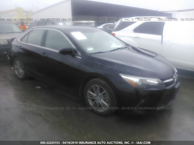 4T1BF1FK6FU082917 - 2015 TOYOTA CAMRY LE/XLE/SE/XSE Noir photo 1