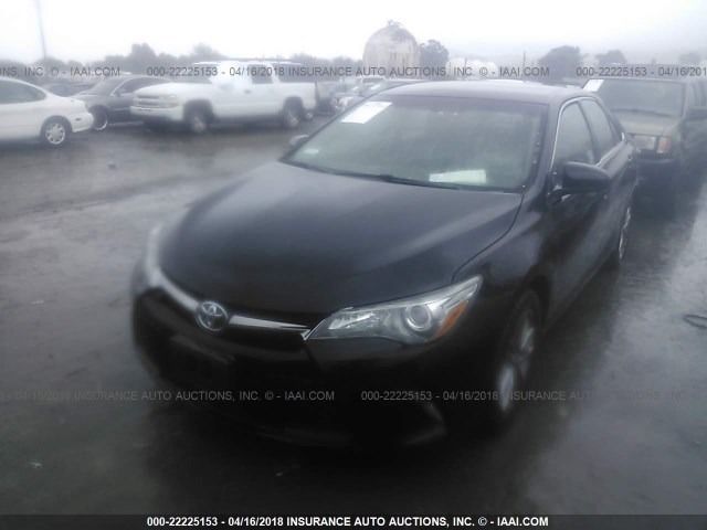 4T1BF1FK6FU082917 - 2015 TOYOTA CAMRY LE/XLE/SE/XSE Noir photo 2