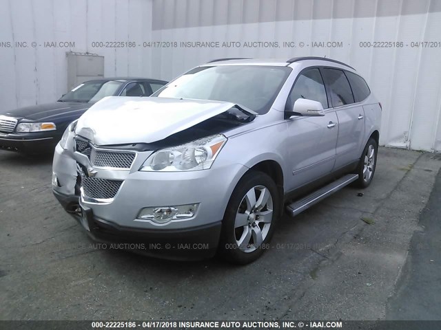 1GNLRHED4AS134830 - 2010 CHEVROLET TRAVERSE LTZ SILVER photo 2