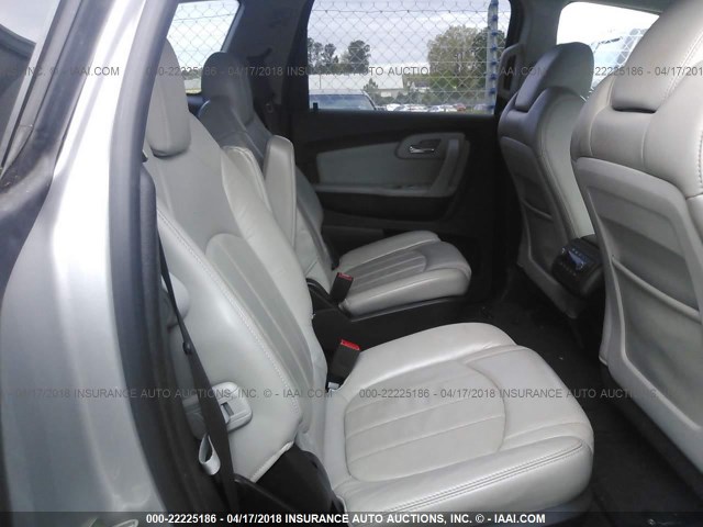 1GNLRHED4AS134830 - 2010 CHEVROLET TRAVERSE LTZ SILVER photo 8