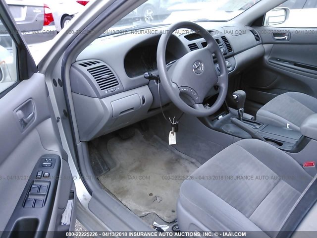 4T1BE32KX6U693151 - 2006 TOYOTA CAMRY LE/XLE/SE SILVER photo 5
