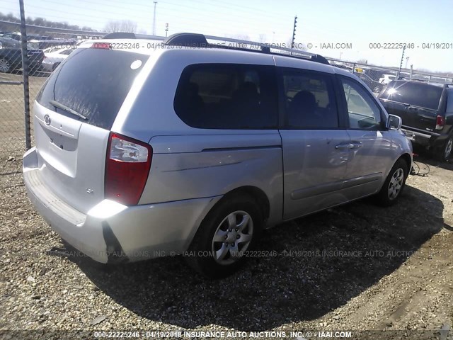 KNDMB233686218790 - 2008 KIA SEDONA EX/LX SILVER photo 4