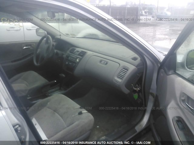 1HGCG66832A047949 - 2002 HONDA ACCORD EX/SE SILVER photo 5