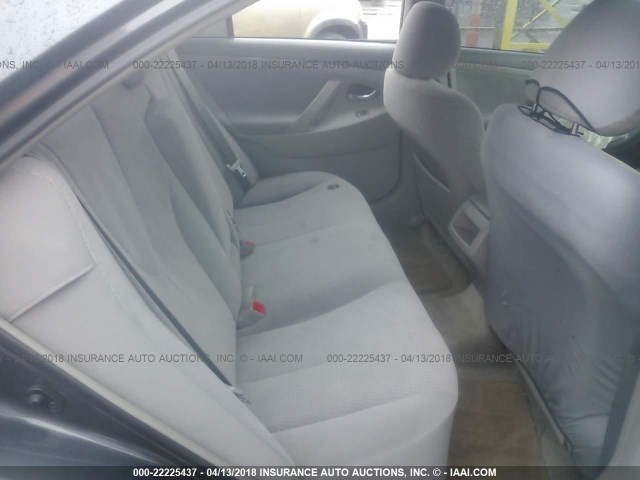 4T1BF3EK7BU192995 - 2011 TOYOTA CAMRY SE/LE/XLE GRAY photo 8