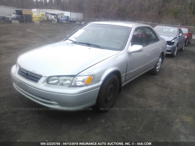 JT2BG22K8Y0432841 - 2000 TOYOTA CAMRY CE/LE/XLE 银色 照片 2