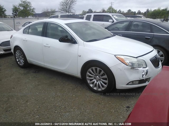 W04GS5EC8B1073164 - 2011 BUICK REGAL CXL WHITE photo 1