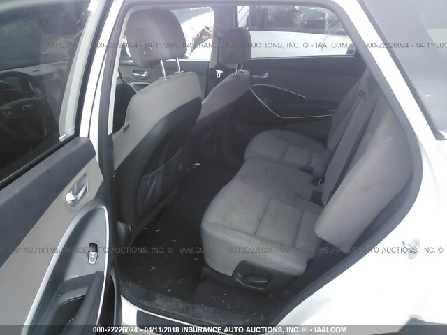 KM8SMDHFXHU221604 - 2017 HYUNDAI SANTA FE SE WHITE photo 8