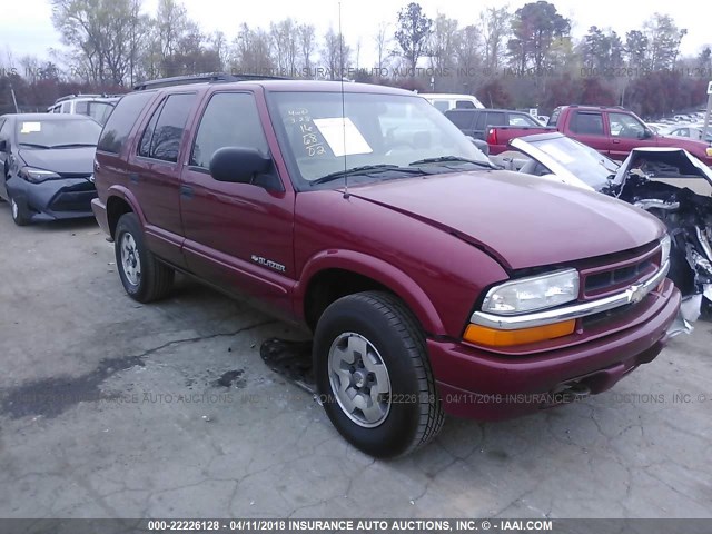 1GNDT13W32K236543 - 2002 CHEVROLET BLAZER RED photo 1