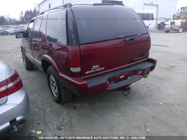 1GNDT13W32K236543 - 2002 CHEVROLET BLAZER RED photo 3