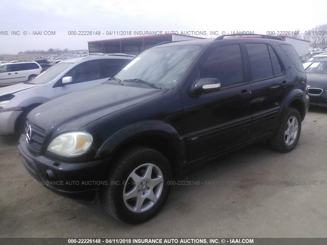 4JGAB54E52A303043 - 2002 MERCEDES-BENZ ML 320 BLACK photo 2