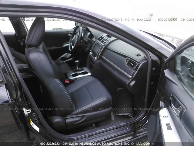 4T1BF1FK2DU675588 - 2013 TOYOTA CAMRY L/SE/LE/XLE BLACK photo 5