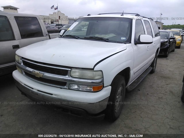 1GNFK16Z55R188122 - 2005 CHEVROLET SUBURBAN K1500 WHITE photo 2