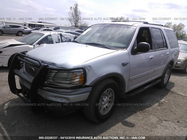 1FMRU15L92LA71506 - 2002 FORD EXPEDITION XLT 银色 照片 2