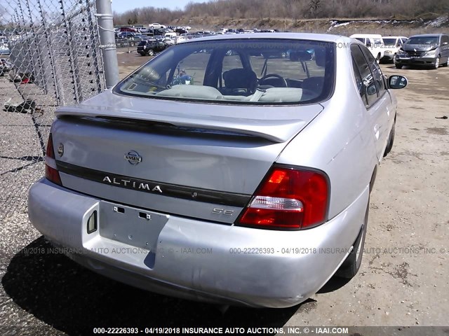 1N4DL01D0YC118284 - 2000 NISSAN ALTIMA XE/GXE/SE/GLE SILVER photo 4