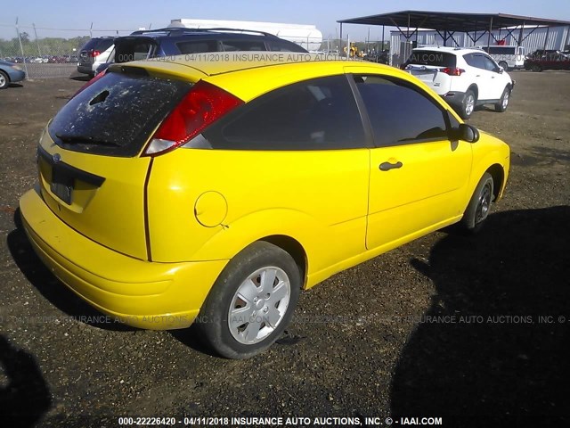 1FAHP31N47W135621 - 2007 FORD FOCUS ZX3/S/SE/SES YELLOW photo 4