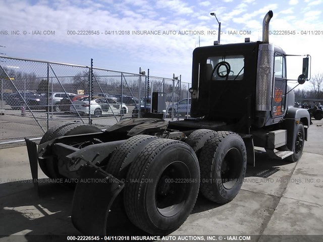 1FUYDLYB1PH469195 - 1993 FREIGHTLINER CONVENTIONAL FLD120 Unknown photo 4