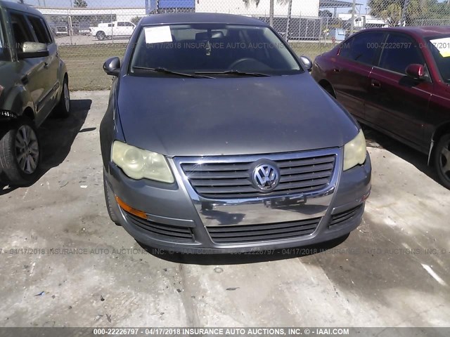 WVWJK73C07P010574 - 2007 VOLKSWAGEN PASSAT GRAY photo 6