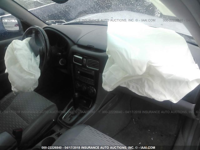 JF1SG65644H704560 - 2004 SUBARU FORESTER 2.5XS ვერცხლისფერი ფოტო 5