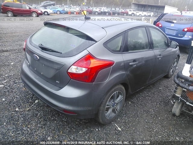 1FAHP3K28CL260430 - 2012 FORD FOCUS SE GRAY photo 4