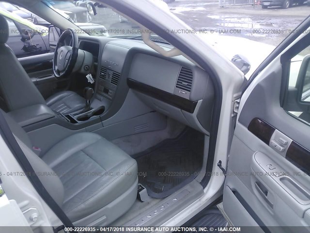 5LMEU78H03ZJ48266 - 2003 LINCOLN AVIATOR 白色 照片 5