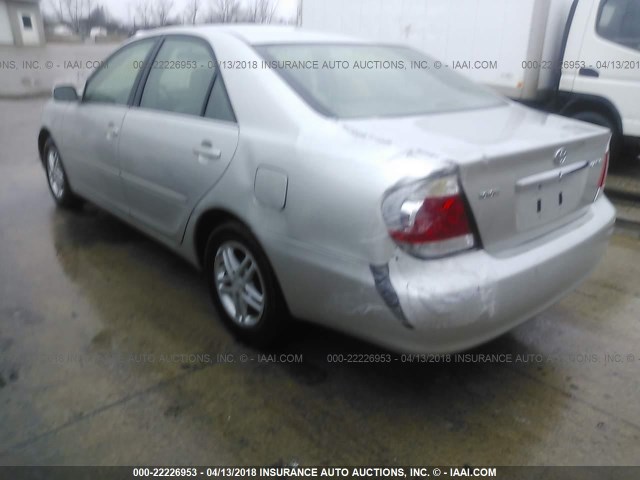 4T1BE32K03U713063 - 2003 TOYOTA CAMRY LE/XLE/SE SILVER photo 6