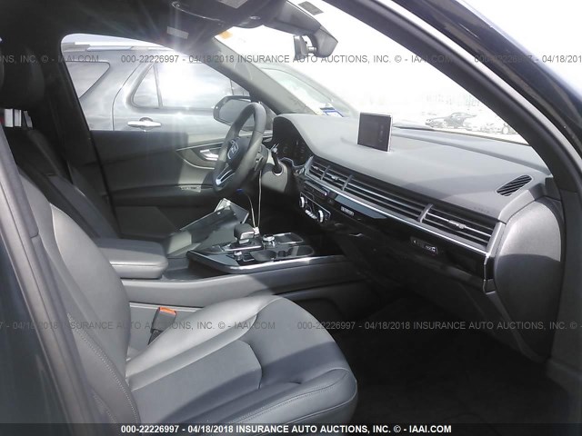 WA1VAAF77JD009943 - 2018 AUDI Q7 PRESTIGE BLACK photo 5