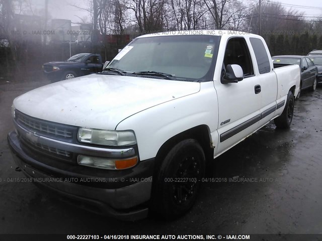 2GCEC19V9Y1150335 - 2000 CHEVROLET SILVERADO C1500 WHITE photo 2