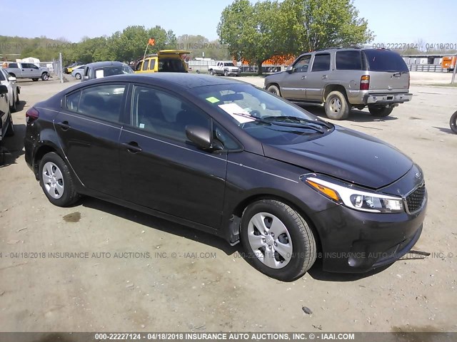 3KPFK4A77JE167536 - 2018 KIA FORTE LX BROWN photo 1