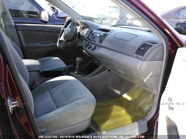 4T1BE32K34U337833 - 2004 TOYOTA CAMRY LE/XLE/SE RED photo 5