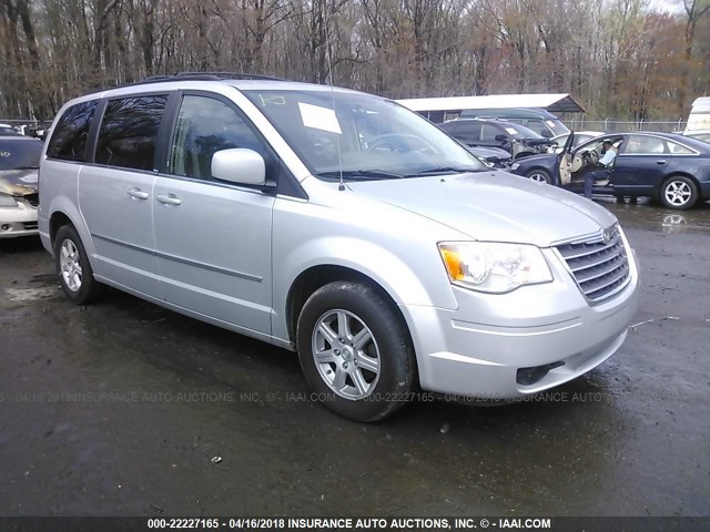 2A4RR5D15AR461371 - 2010 CHRYSLER TOWN & COUNTRY TOURING SILVER photo 1