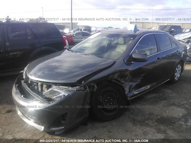 4T1BF1FK6CU134316 - 2012 TOYOTA CAMRY SE/LE/XLE 灰色 照片 2