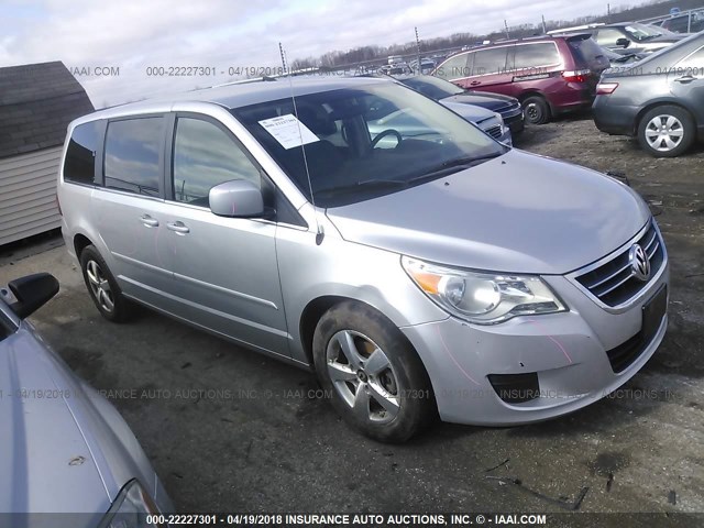 2V8HW34109R540817 - 2009 VOLKSWAGEN ROUTAN SE SILVER photo 1