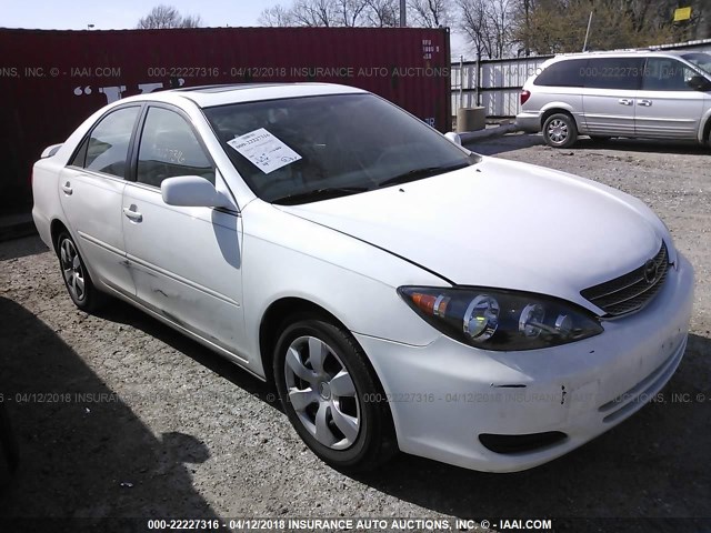 4T1BE32K94U288024 - 2004 TOYOTA CAMRY LE/XLE/SE WHITE photo 1