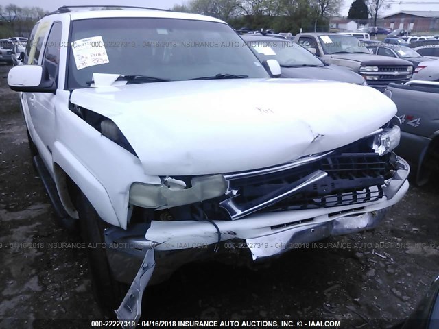 1GNEC13T81R164500 - 2001 CHEVROLET TAHOE C1500 WHITE photo 6