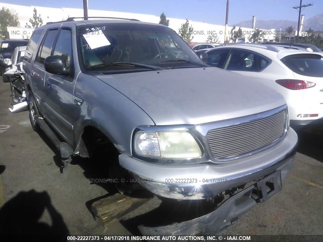 1FMRU15L92LA11483 - 2002 FORD EXPEDITION XLT 银色 照片 1