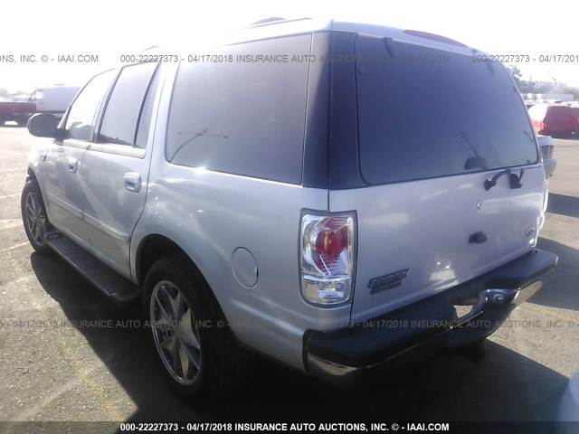 1FMRU15L92LA11483 - 2002 FORD EXPEDITION XLT 银色 照片 3
