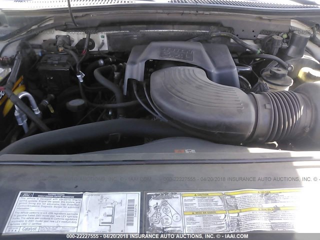 1FMRU15L51LA78340 - 2001 FORD EXPEDITION XLT თეთრი ფოტო 10