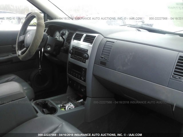 1D4HB58DX4F218468 - 2004 DODGE DURANGO LIMITED SILVER photo 5