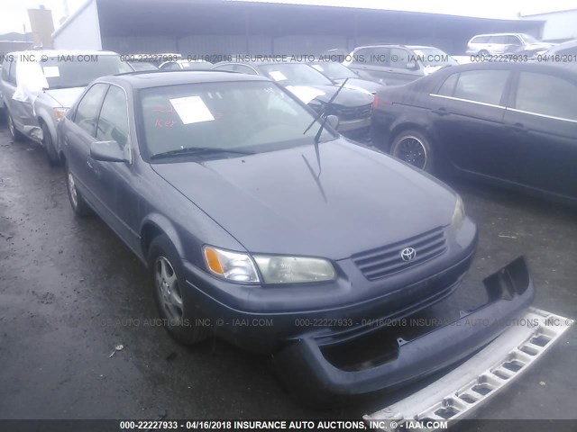 JT2BG22K3X0325324 - 1999 TOYOTA CAMRY LE/XLE GRAY photo 1