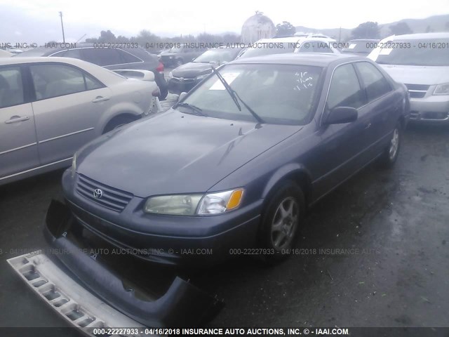 JT2BG22K3X0325324 - 1999 TOYOTA CAMRY LE/XLE GRAY photo 2