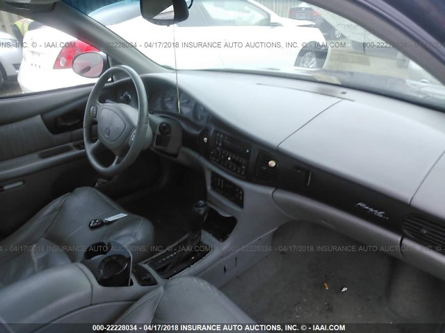 2G4WF5212W1583739 - 1998 BUICK REGAL GS 黑色 照片 5