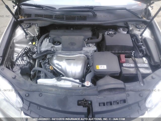 4T1BF1FK9HU349115 - 2017 TOYOTA CAMRY LE/XLE/SE/XSE ოქროსფერი ფოტო 10