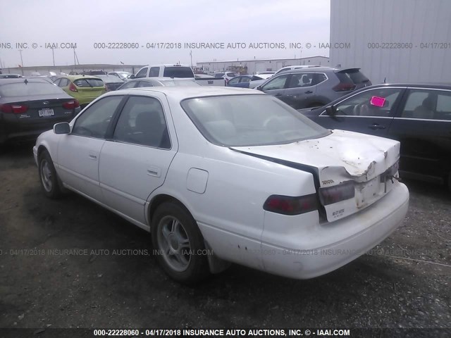 JT2BF22KXX0185176 - 1999 TOYOTA CAMRY LE/XLE Білий фото 3