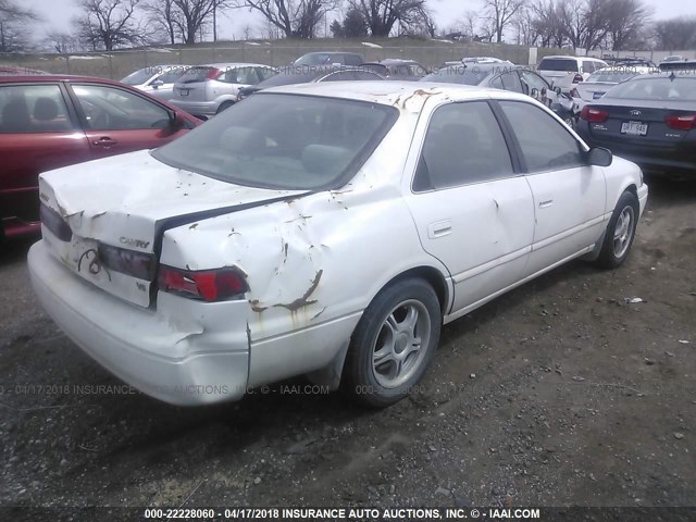 JT2BF22KXX0185176 - 1999 TOYOTA CAMRY LE/XLE Білий фото 4