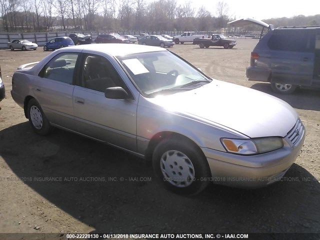 4T1BG22K7VU781688 - 1997 TOYOTA CAMRY CE/LE/XLE 金色 照片 1