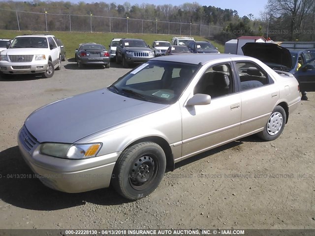 4T1BG22K7VU781688 - 1997 TOYOTA CAMRY CE/LE/XLE 金色 照片 2